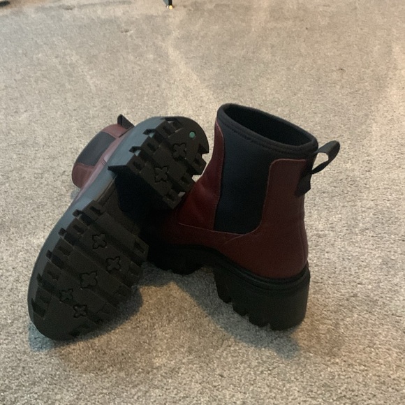 Women’s 8 Red-Brown/Black Logo Stamp Leather Ankle Platform Chunky Boots/Booties - Picture 4 of 4